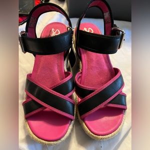 Sketcher Sandals size 6 pink and black